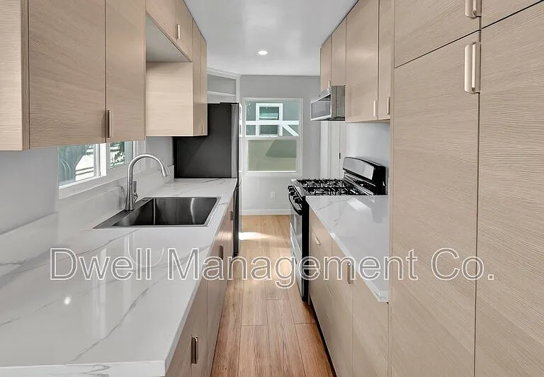 2176 Bacon St — Photo 13