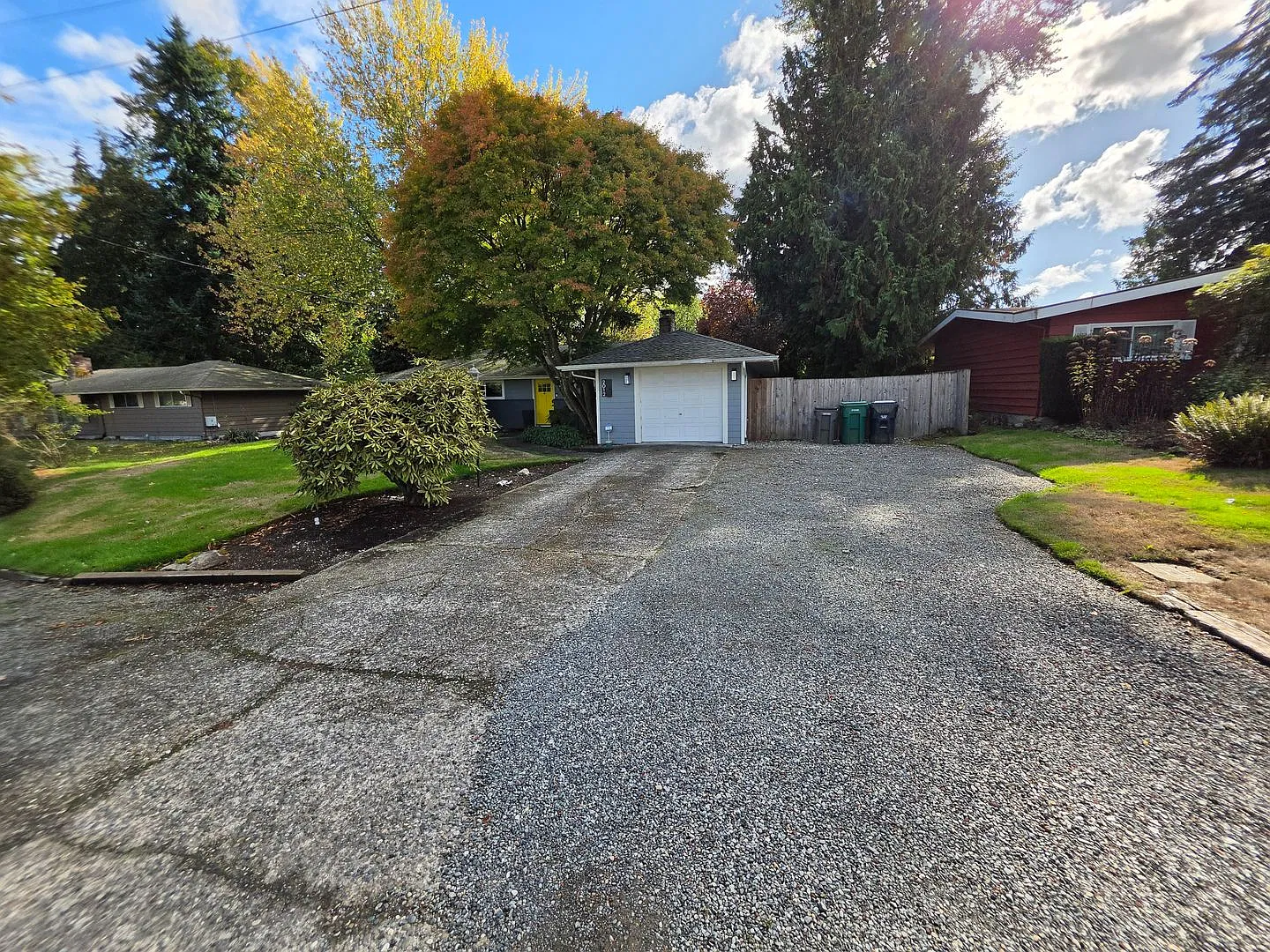 Spacious Silver Lake Rambler with Bonus Room — Photo 2