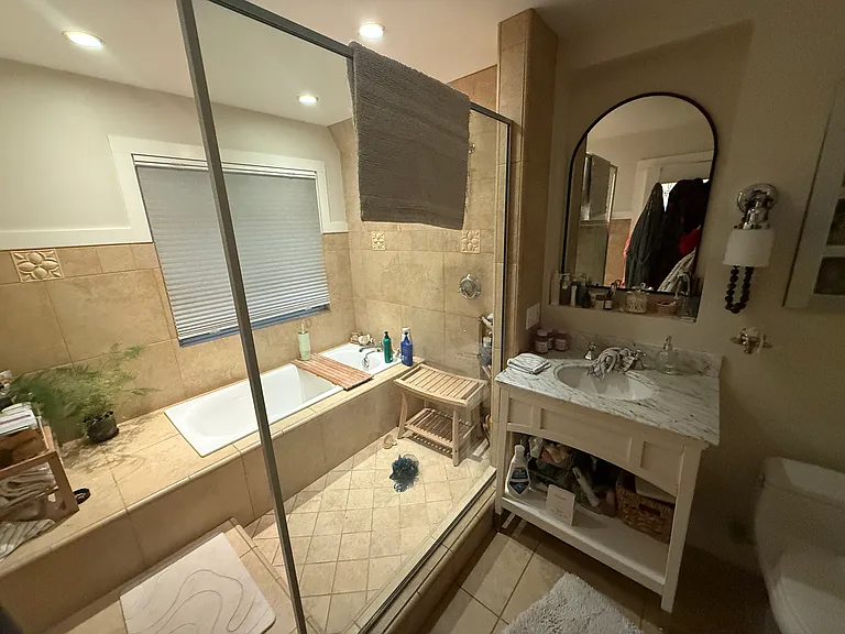 18361 Riverside Dr — Photo 4
