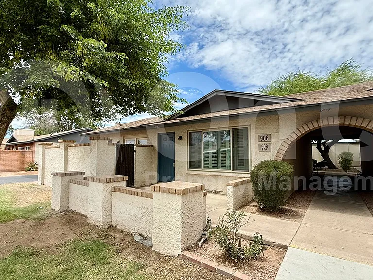 906 W Malibu Dr — Photo 2