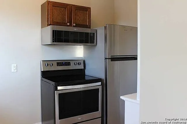 628 S Saint Marys St #200 — Photo 8