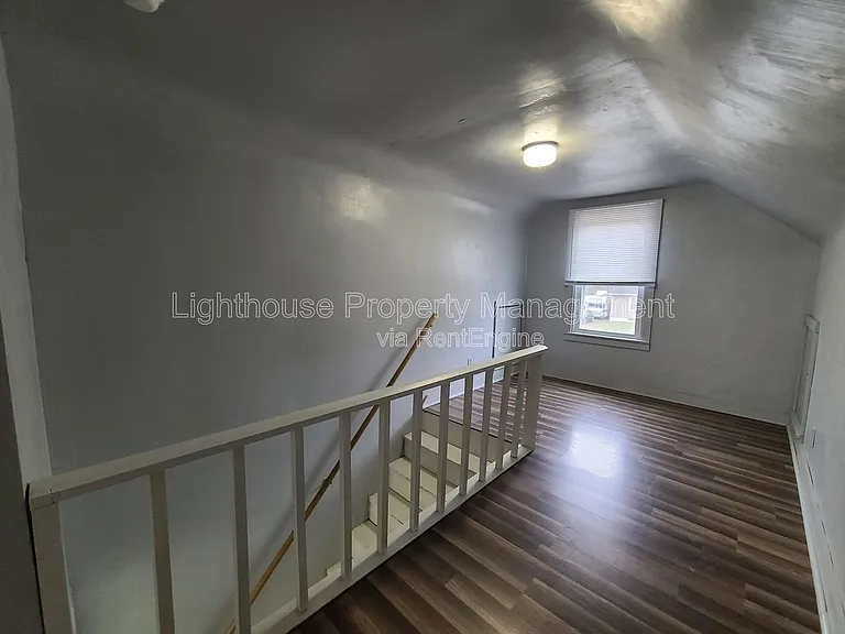 1387 Hurd Ave — Photo 16