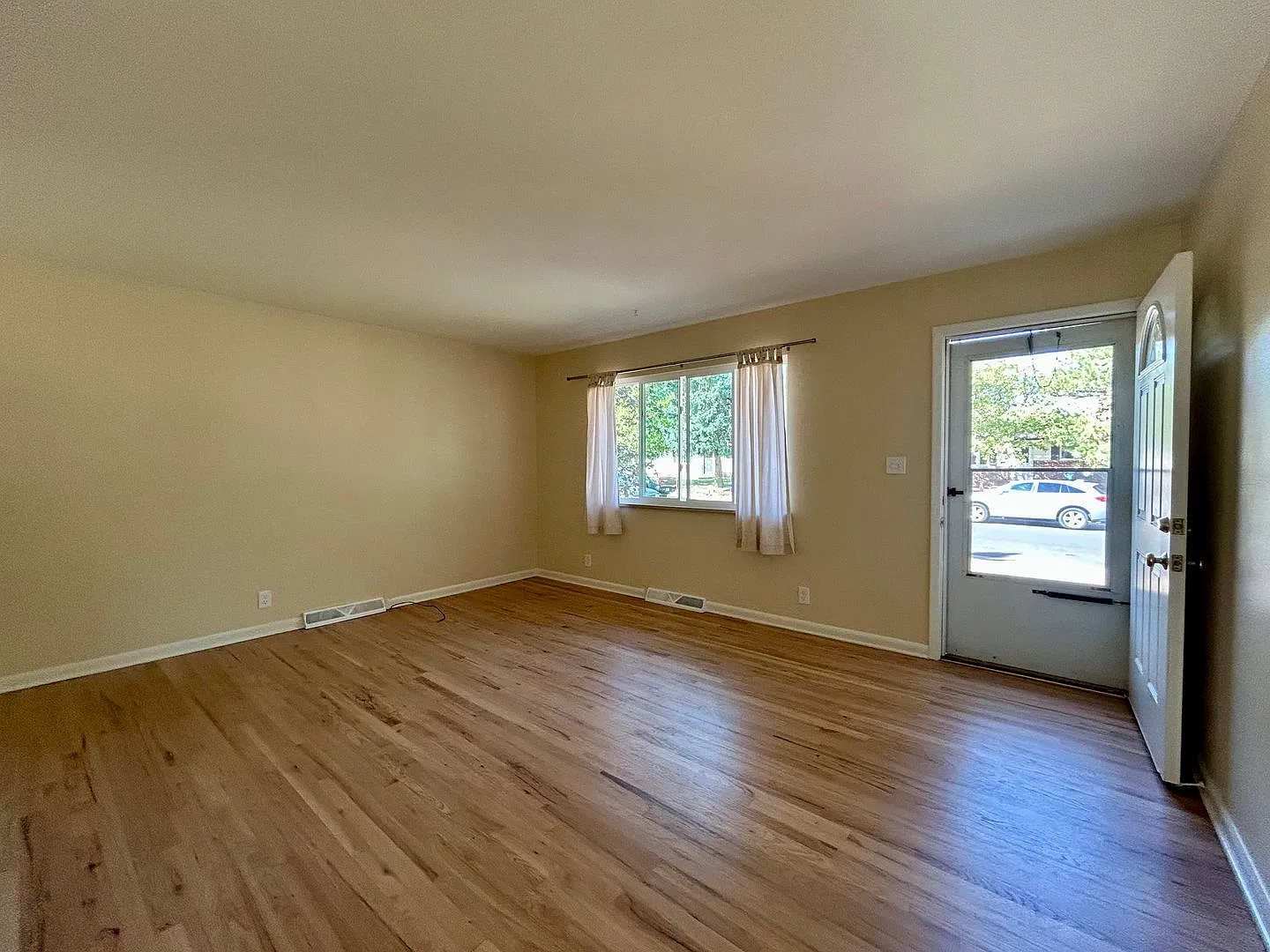 Updated 3 Bedroom Home with Garage & Fenced Yard — Photo 2