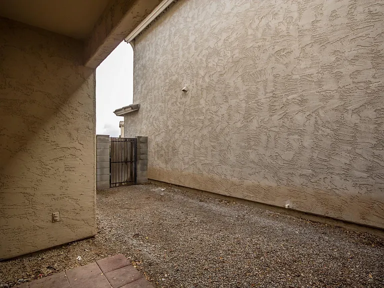 3019 S 101st Ave — Photo 11