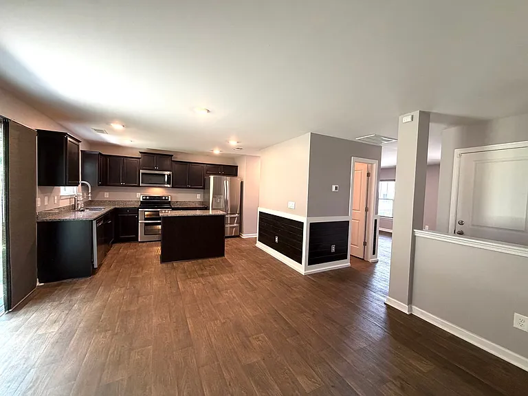 220 Roper St — Photo 13
