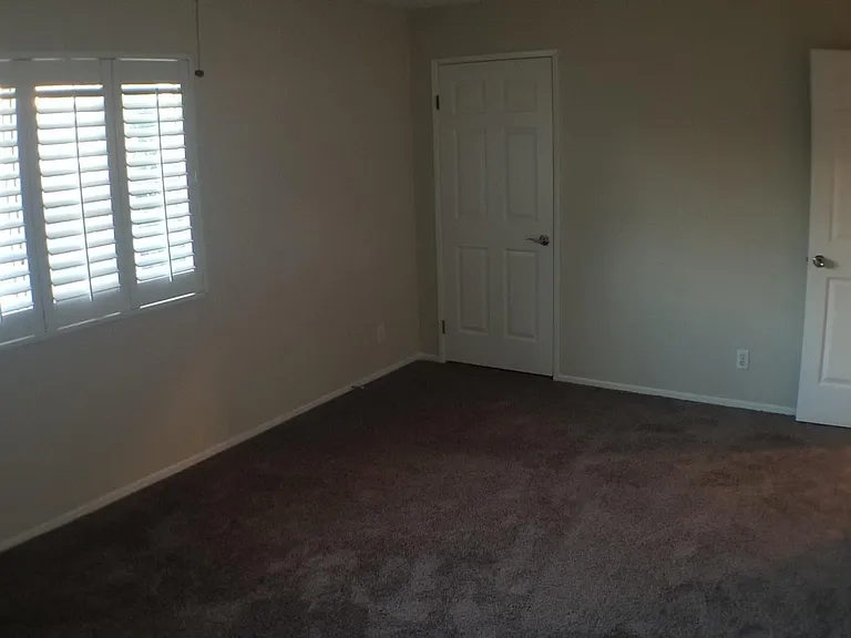 Master bedroom, 2nd closet