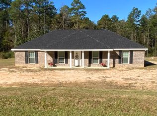 301 Pinewood Dr, Defuniak Springs, FL 32433