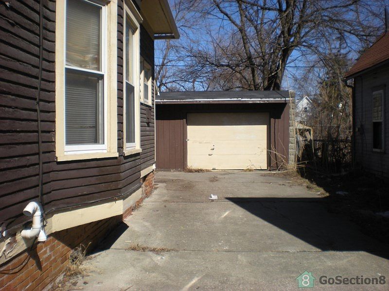 2nd image of 1532 N Cove Blvd