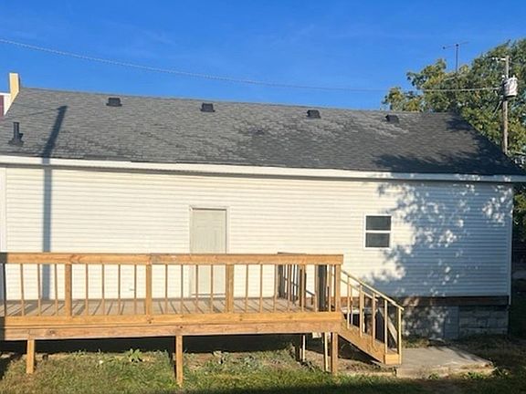 3rd image of 108 N Main St