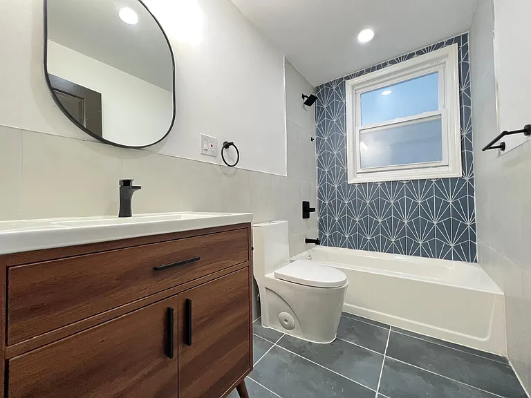 163 Elwood Ave #1R — Photo 11