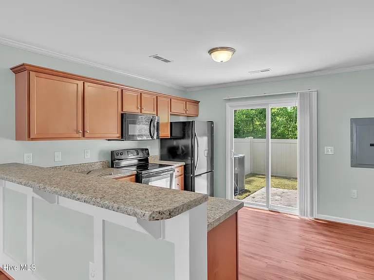 409 Sullivan Loop Rd — Photo 9