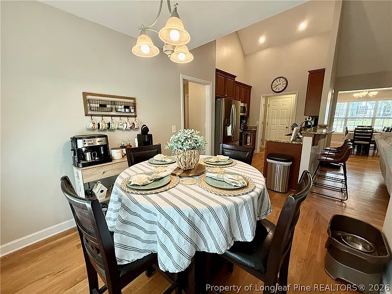 275 Maplewood Dr — Photo 10