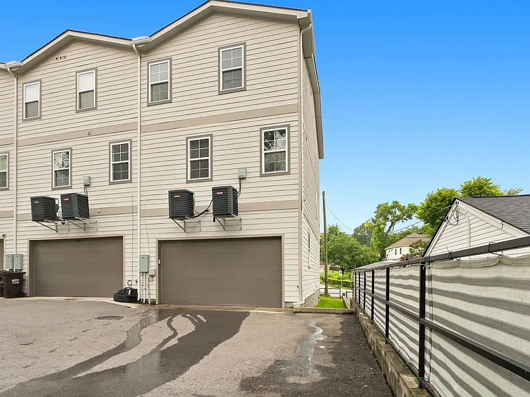 122H Oceola Ave — Photo 32