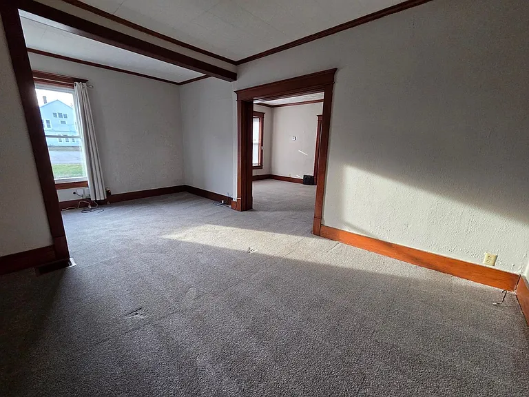 200 E Walnut St — Photo 6