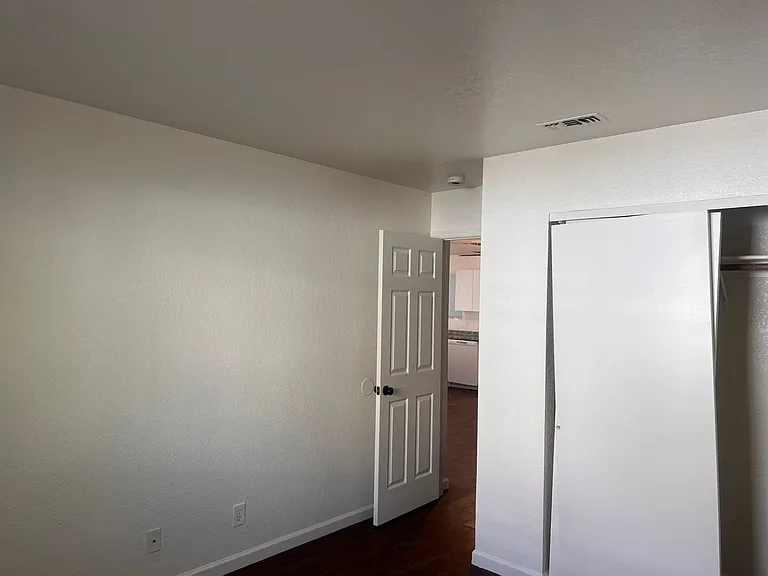 1616 Willis St — Photo 8