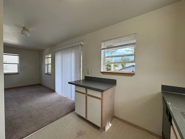1501 H St #101 — Photo 10