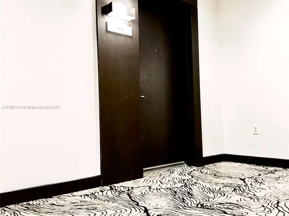 900 Biscayne Blvd APT 3803, Miami, FL 33132