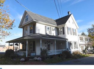 1052 Main St, New Holland, PA 17557