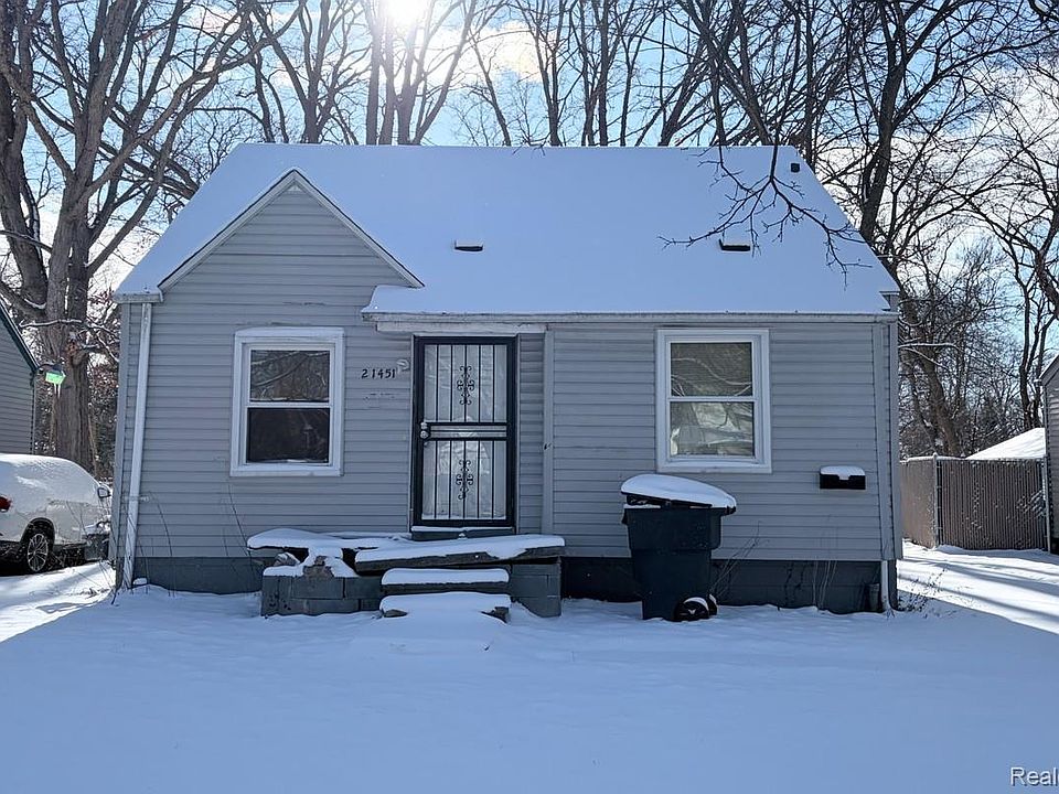 1st image of 21451 Glenco St