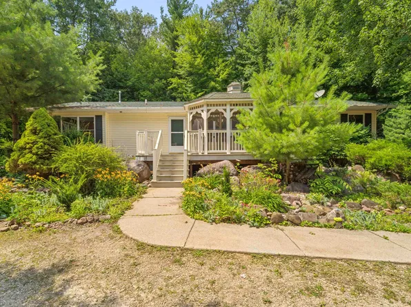 9472 Hopi Ln, Fremont, WI 54940