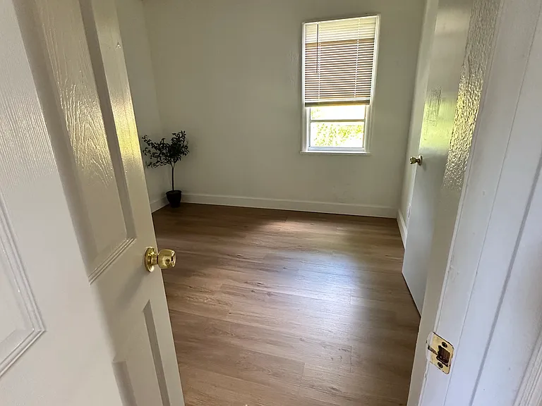 523 Shoreview Ave — Photo 9