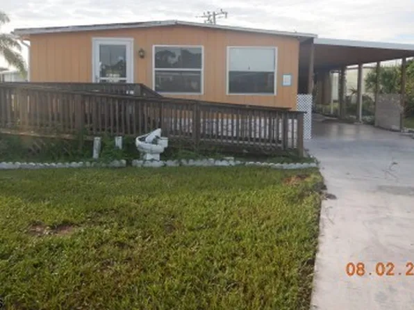 251 Shrub Ln N, North Fort Myers, FL 33917