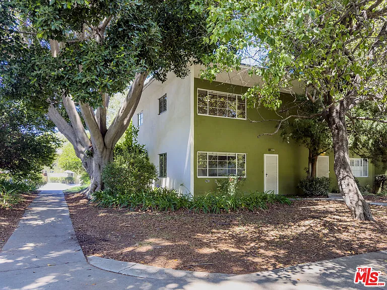 5366 Village Grn — Photo 1