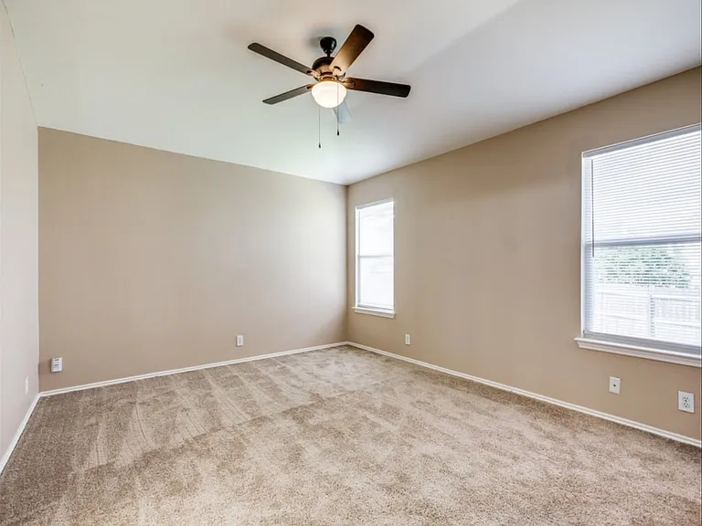 611 Granite Clf — Photo 6