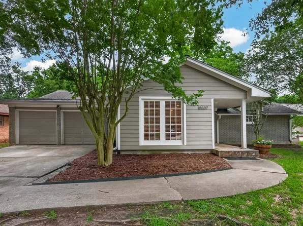 10807 Oasis Dr, Houston, TX 77096