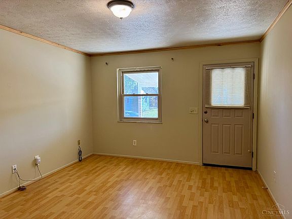 3rd image of 2594 Roosevelt Ave