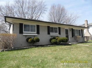 48389 Menter Dr, Chesterfield, MI 48047