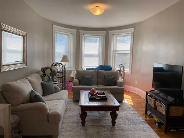 28 Fuller St #5, Brookline, MA 02446