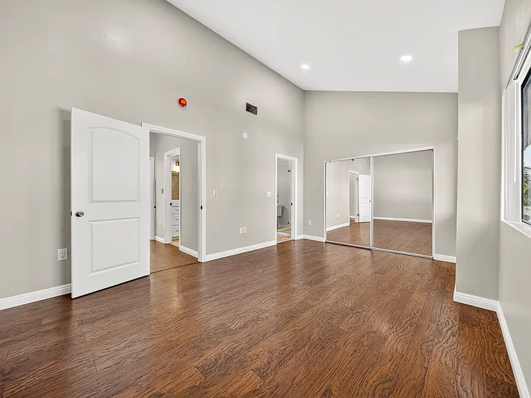 707 E Lomita Ave #4 — Photo 20