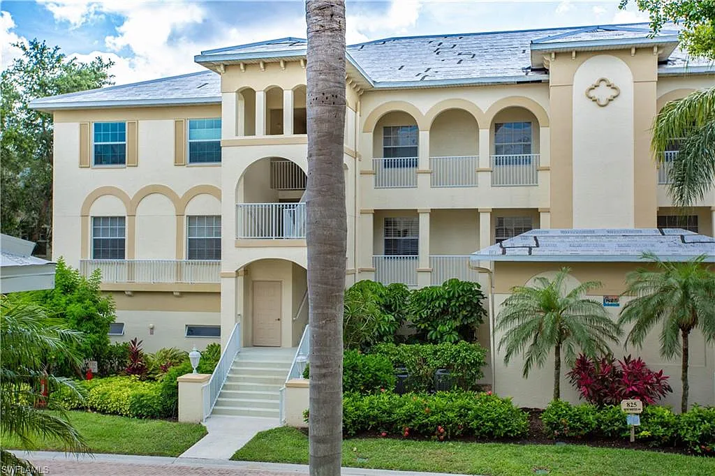 3 bed, 2.5 bath, 1900 sqft, $10,000 — Photo 1
