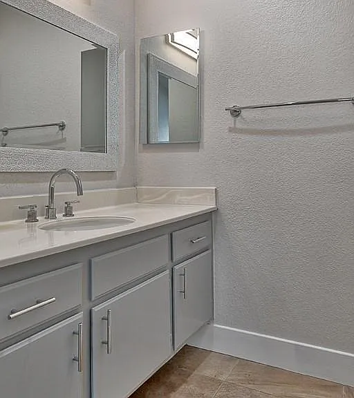 25136 Steinbeck Ave #D — Photo 15