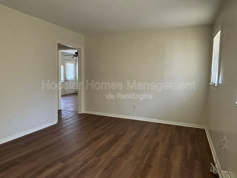 1739 Kildare Ave — Photo 4
