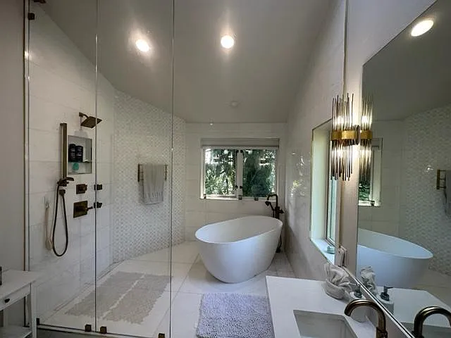 11128 NE 37th Ct — Photo 24