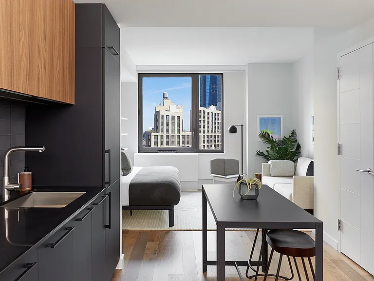 411 35th St #2H — Photo 3