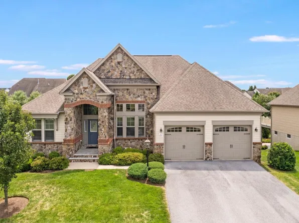 63 Potomac Crossing St, Charles Town, WV 25414