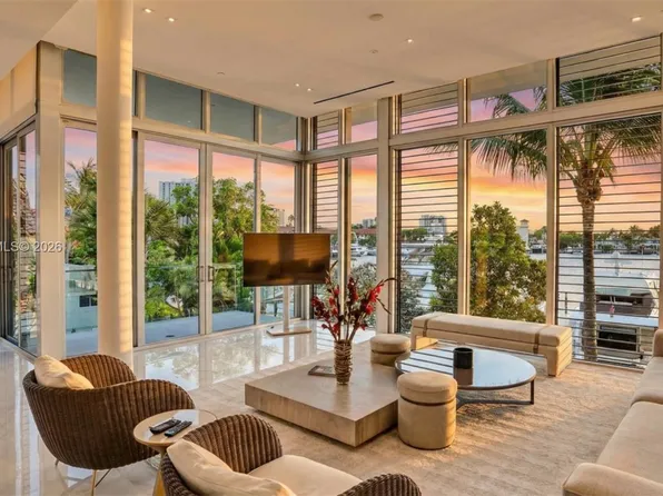 3750 Yacht Club Dr #Townhouse 1, Aventura, FL 33180