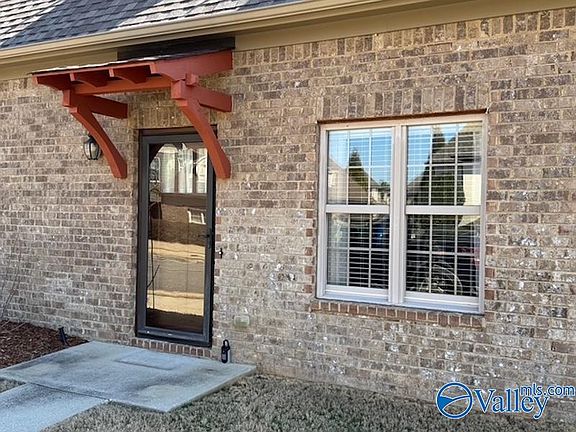 2nd image of 123 Windsor Hill Rd SW