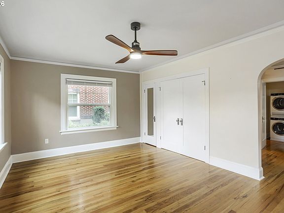 3rd image of 1509 NE 10th Ave Unit 106