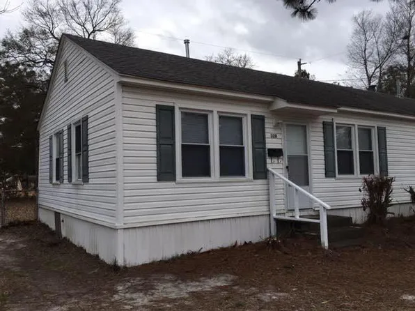 320 Calhoun Dr, Wilmington, NC 28412