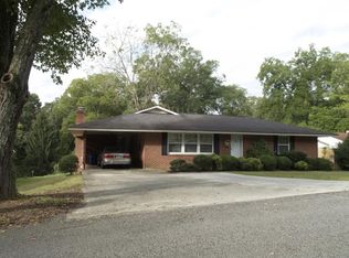 1857 Crystal Dr, Gainesville, GA 30501