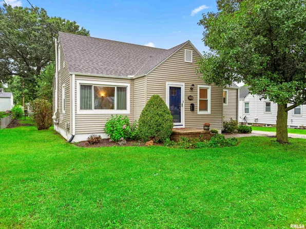 202 Central Ave, Washington, IL 61571