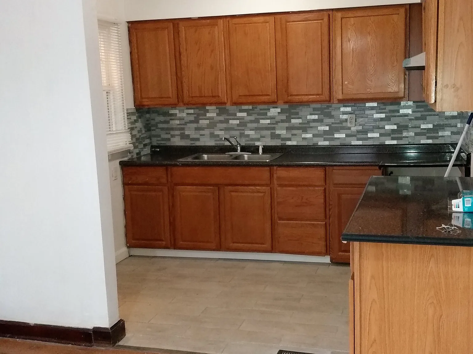 2 bed, 900 sqft, $995 — Photo 4