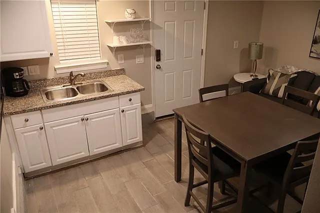 2 bed, 1.0 bath, 675 sqft, $1,200 — Photo 4