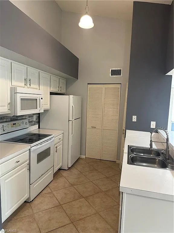 2 bed, 1.0 bath, 873 sqft, $1,200 — Photo 1