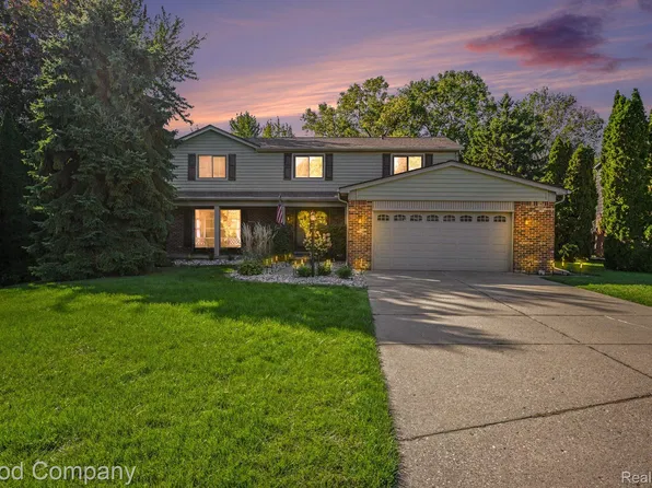 2810 Sandhurst, Rochester Hills, MI 48307