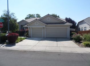 905 Country Ridge Dr, Sparks, NV 89434